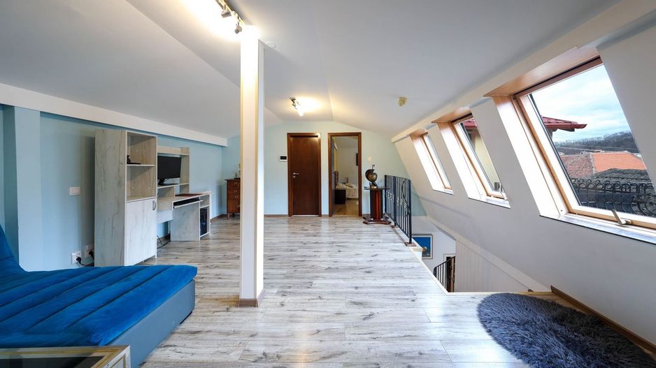 Casă deosebită de vânzare în centrul Brașovului - Poză 35