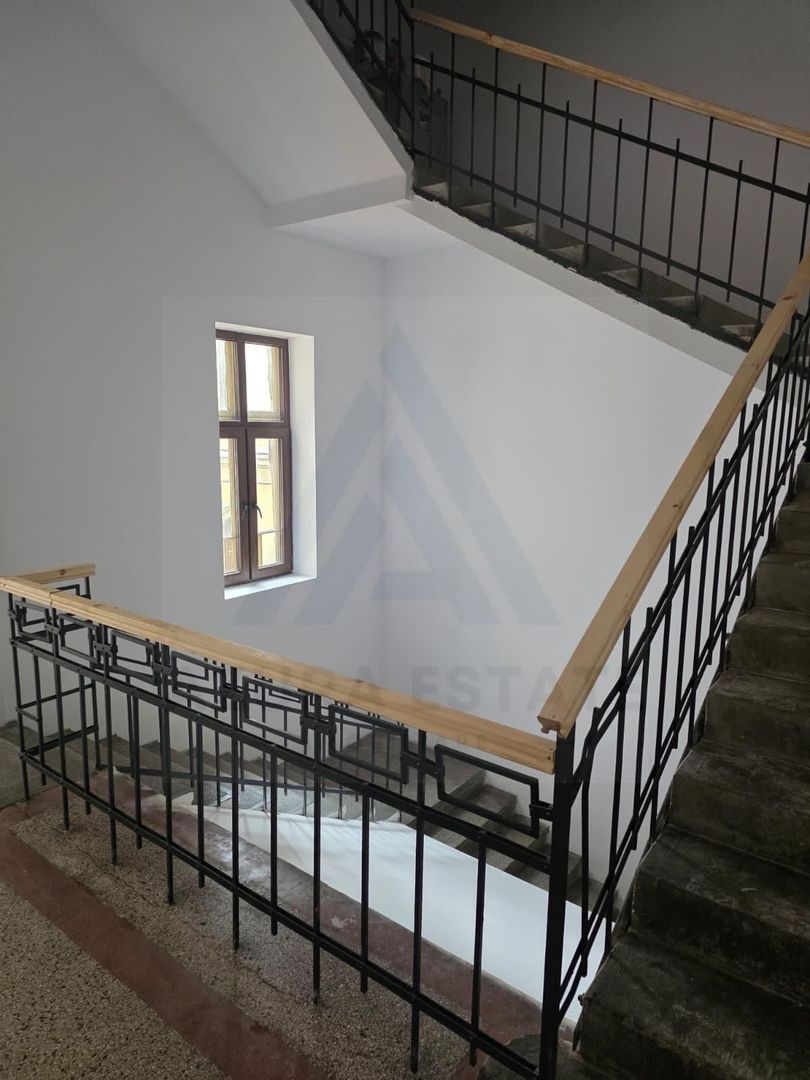 Apartament renovat 3 camere 2 bai 85 mp si pivnita  în zona Central - Poză 12