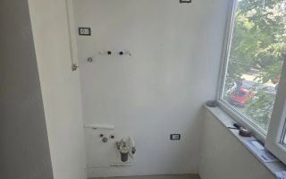 Apartament cu 3 camere  renovat zona Lipovei - Poză 4