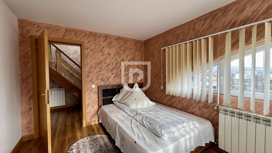 Casa de vacanta spatioasa de vanzare 6 dormitoare in Gura Humorului - Poză 6