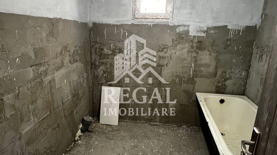 Proprietate cu 2 case și 770 mp teren – vedere spre Castel - Poză 7
