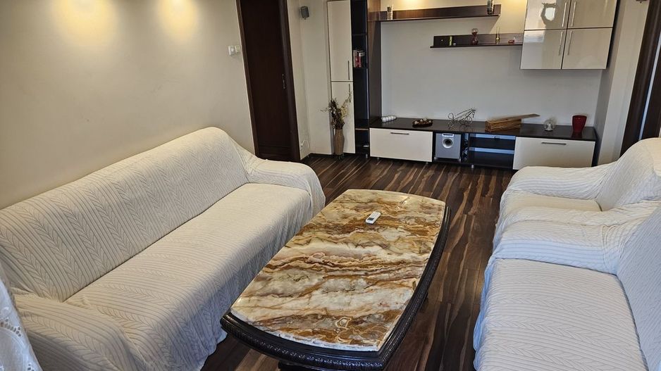 De vanzare - elegant, renovat complet - 3 camere la Calea Vacaresti - Poză 2