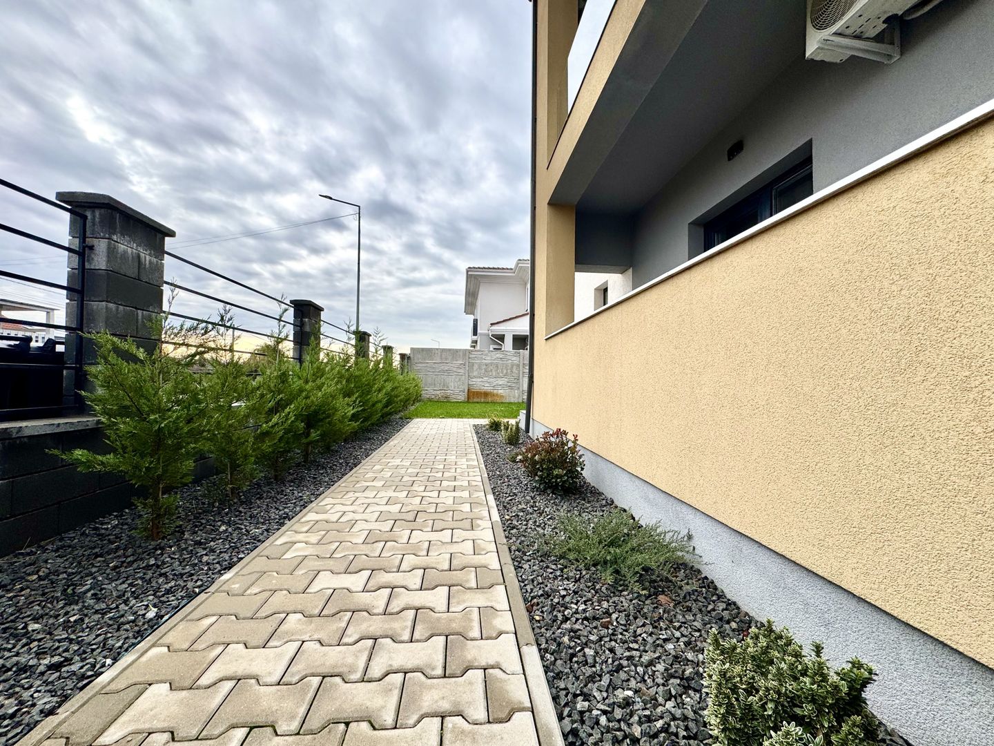 Apartament exclusivist cu grădină — confortul unei case - Mosnița Nouǎ - Poză 32