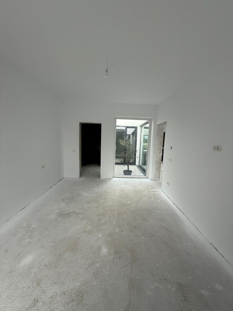 Duplex Spatios parter 4 camere - zona Ion Creanga- Dumbravita - Poză 4