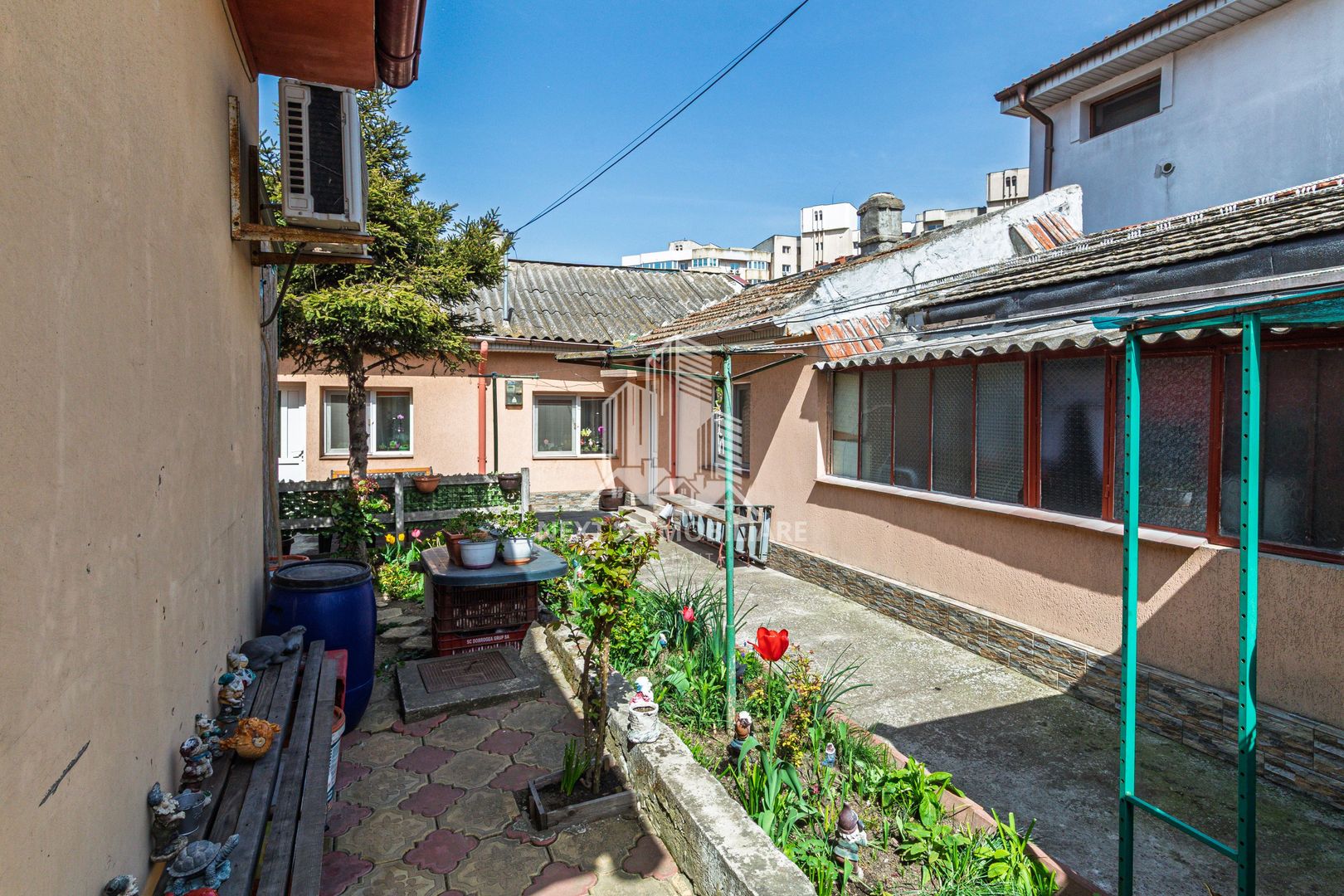 Casă 5 camere Trocadero  + spațiu comercial stradal, teren 257mp - Poză 7