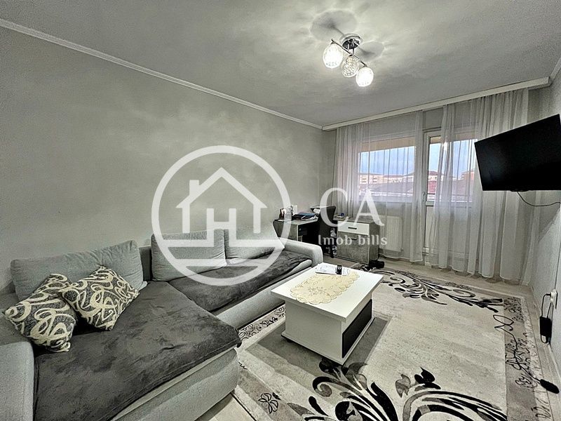 Apartament de vânzare cu 3 camere în zona Rogerius, Oradea - Poză 4