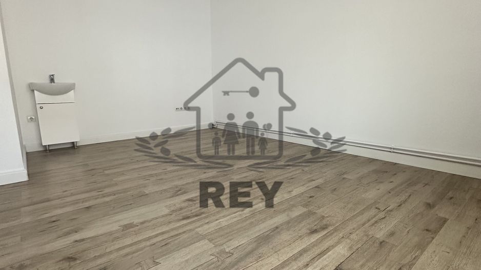 Imobil 3 niveluri, renovat, cu spațiu comercial si 2 ap.- Bd. Victoriei - Poză 6