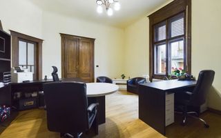 Apartament 3 camere, zona ultracentrală - Poză 2