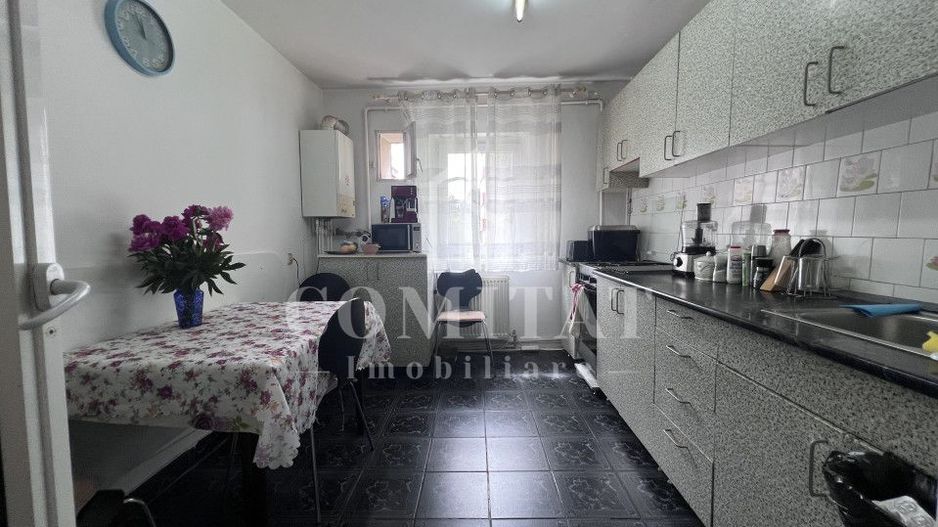 Apartament cu 4 camere și balcon | decomandat | zona West City Tower - Poză 8