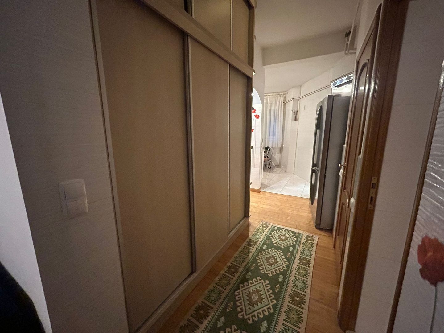 3 Camere Ultracentral 2 minute de Metrou Univestitate - Poză 6