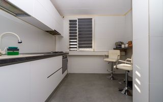 Vânzare, apartament, 3 camere, zona Drumul Taberei - Poză 2