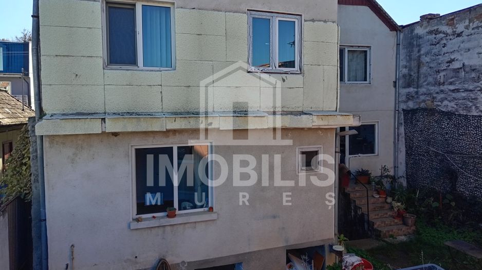 Casa cu 2 corpuri de cladire | zona 7 Noiembrie - Poză 13