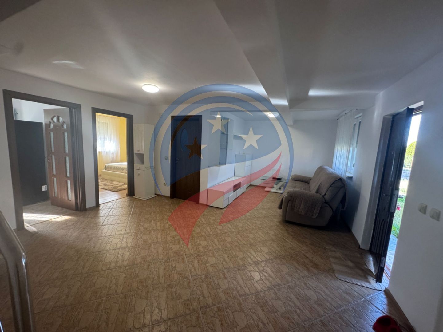 Casă spațioasă în Balș, zonă excelentă – aproape de centru și spital - Poză 12