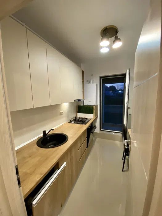 Garsonieră Exigent Plaza – etaj 1, vedere Parcul Liniei, 10 min Metrou - Poză 1