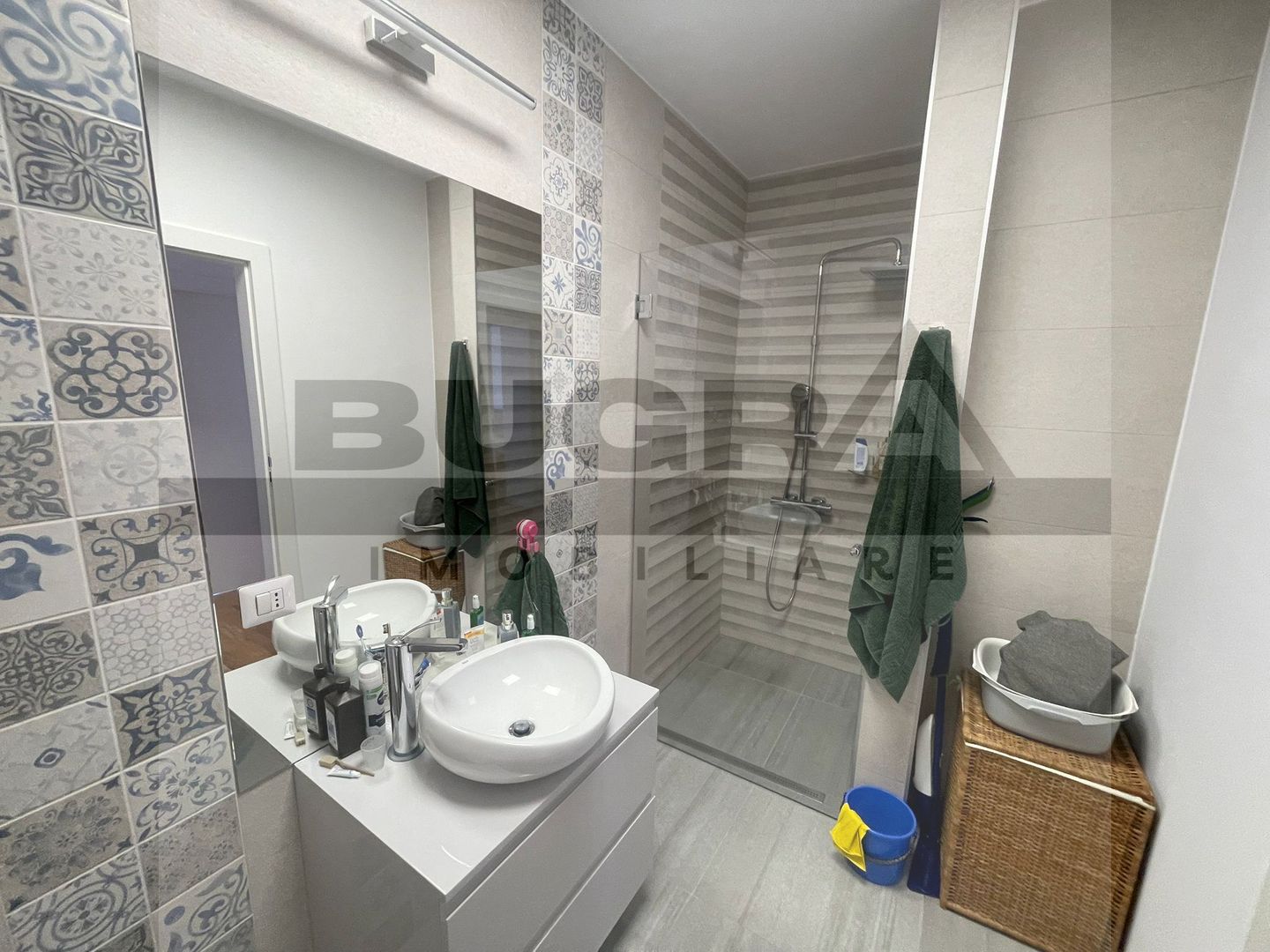 Apartament de 3 camere, modern, 80mp, parcare, zona Centrala - Poză 13