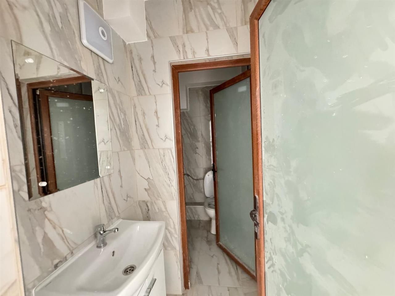 Spatii comerciale moderne de inchiriat, in cladire recent renovata - Poză 17