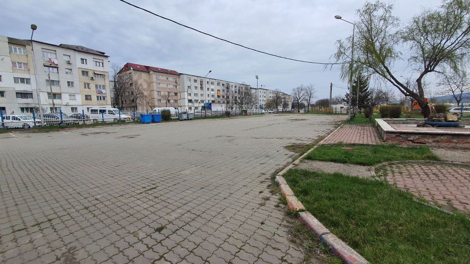 DE ÎNCHIRIAT - Teren intravilan, zona trafic intens, Vaslui; - Poză 3