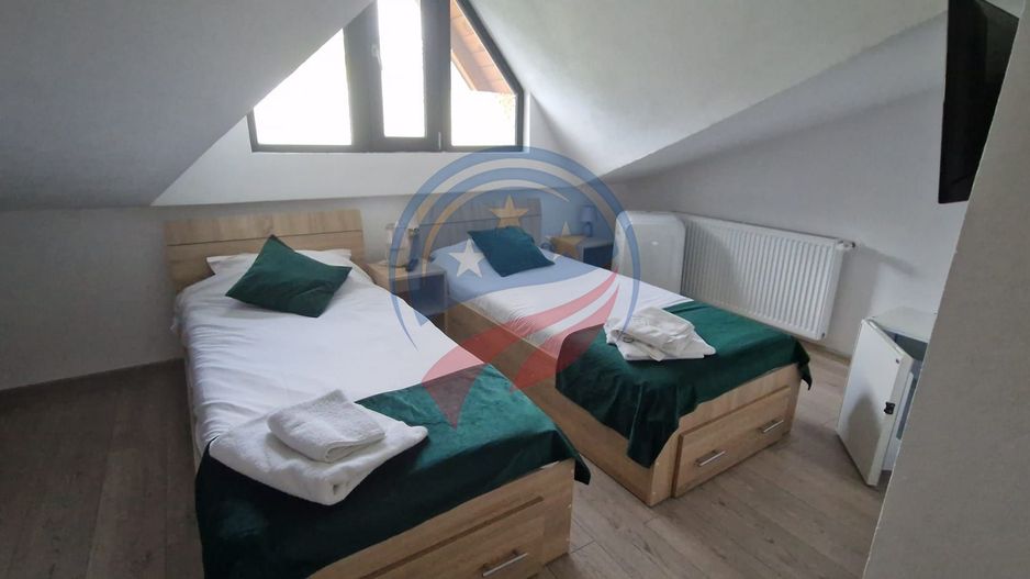 Pensiune  în Călimănești + 2 A-Frame - Teren 5.574 mp - Bonus Mercedes 350d - Poză 9