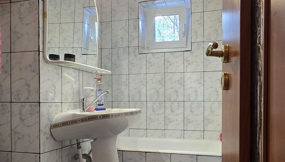 Aradului | 2 Camere | Etaj Intermediar | Bloc Izolat | Centrala Proprie. - Poză 6