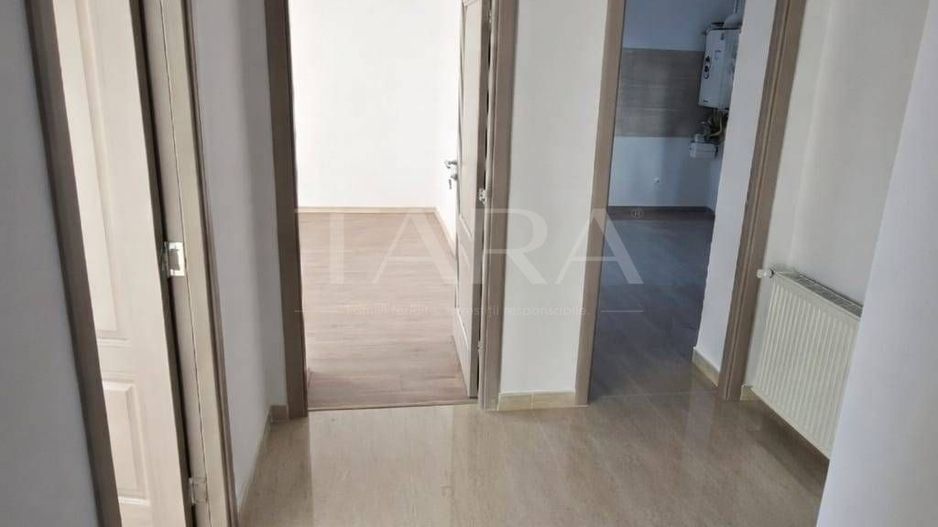 Apartament 3 camere,  zona Centrală - Poză 1