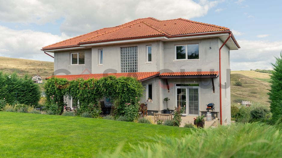 Casă invididuală de vânzare, 250mp utili, 2000mp teren, Campenești! - Poză 12