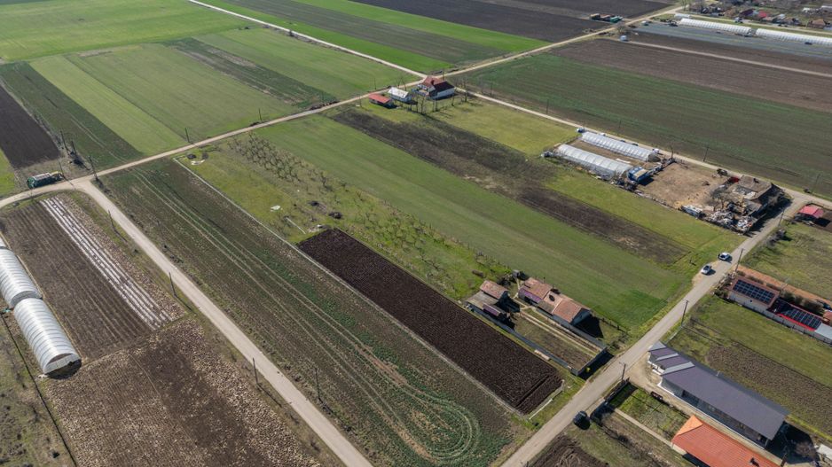Teren 3.600 mp în Curtici, 2 fronturi stradale – La doar 20 km de Arad - Poză 6