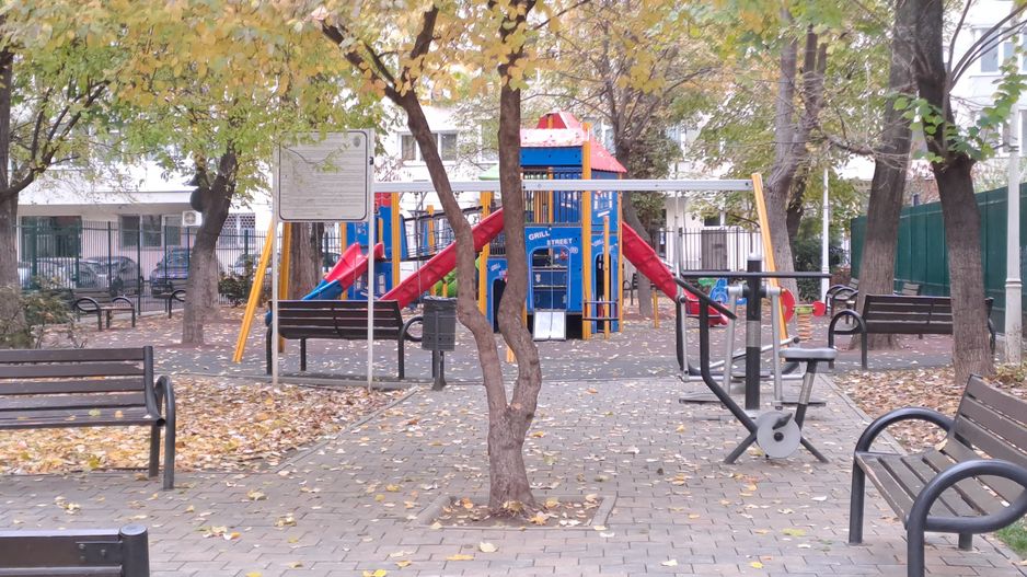 Apartament 3 camere Pantelimon, bloc reabilitat, statii stb si metrou - Poză 2