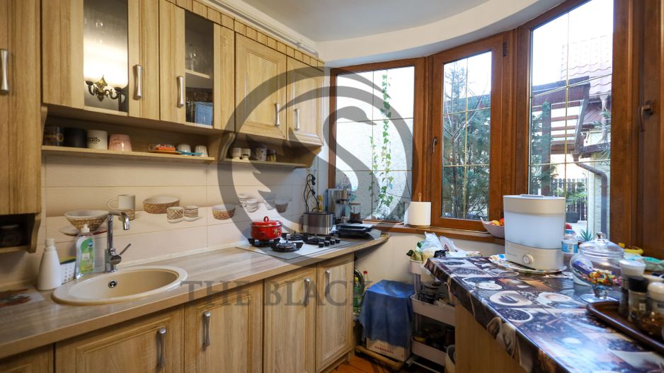 Casa 6 camere de vanzare | Salon Infrumusetare | Ploiesti, COMISION 0% - Poză 13