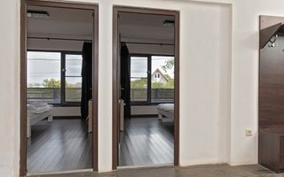 Vilă cu 5 dormitoare, 4 băi, 2 248mp teren, piscină. Preț: 229 000 Eur - Poză 27