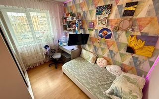 3 camere - etaj 3 - 52mp - renovat - centrala - apa - Craiovita Noua - Poză 4