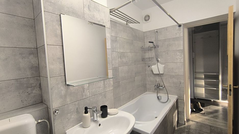 Apartament 2 camere, etaj 1, liber și spațios, vedere parc Titanii - Poză 1