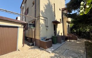 Casa CONSOLIDATA - SITUATA PE COLT - cu o curte libera generoasa