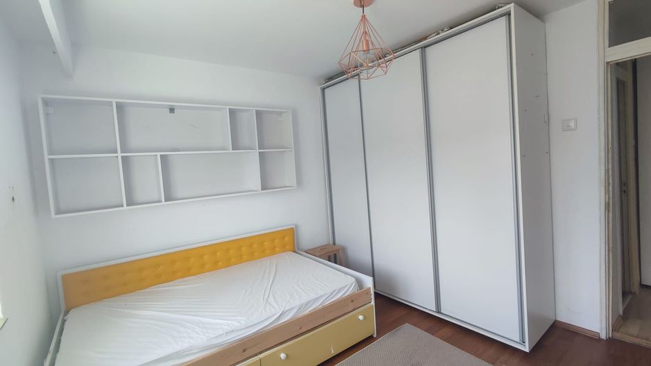 3 camere decomandate zona Titulescu - Poză 2