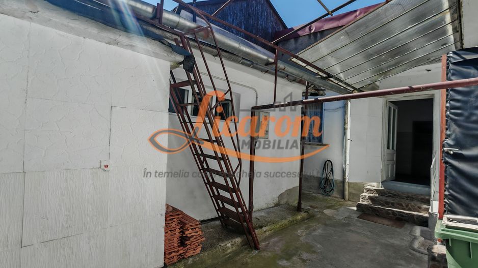 Blumana Proprietate singur in curte,2 corpuri de casa, fara amenajari - Poză 16