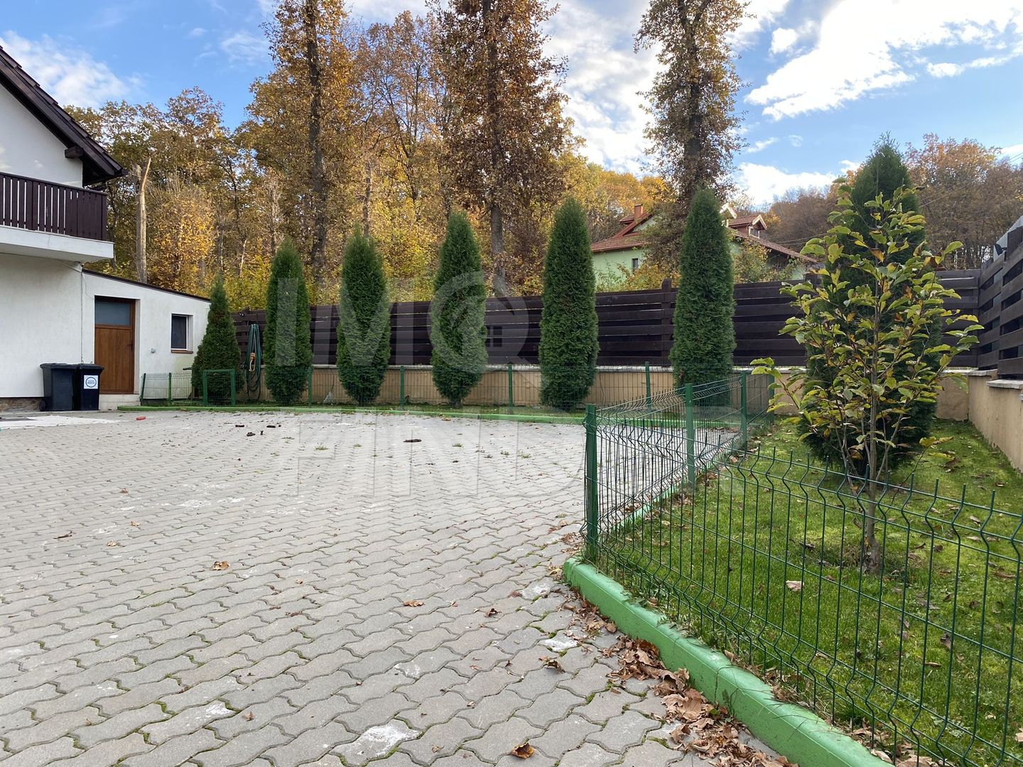 Vila individuala/Pensiune, teren 1022 mp, piscina, pompa de caldura - Poză 3