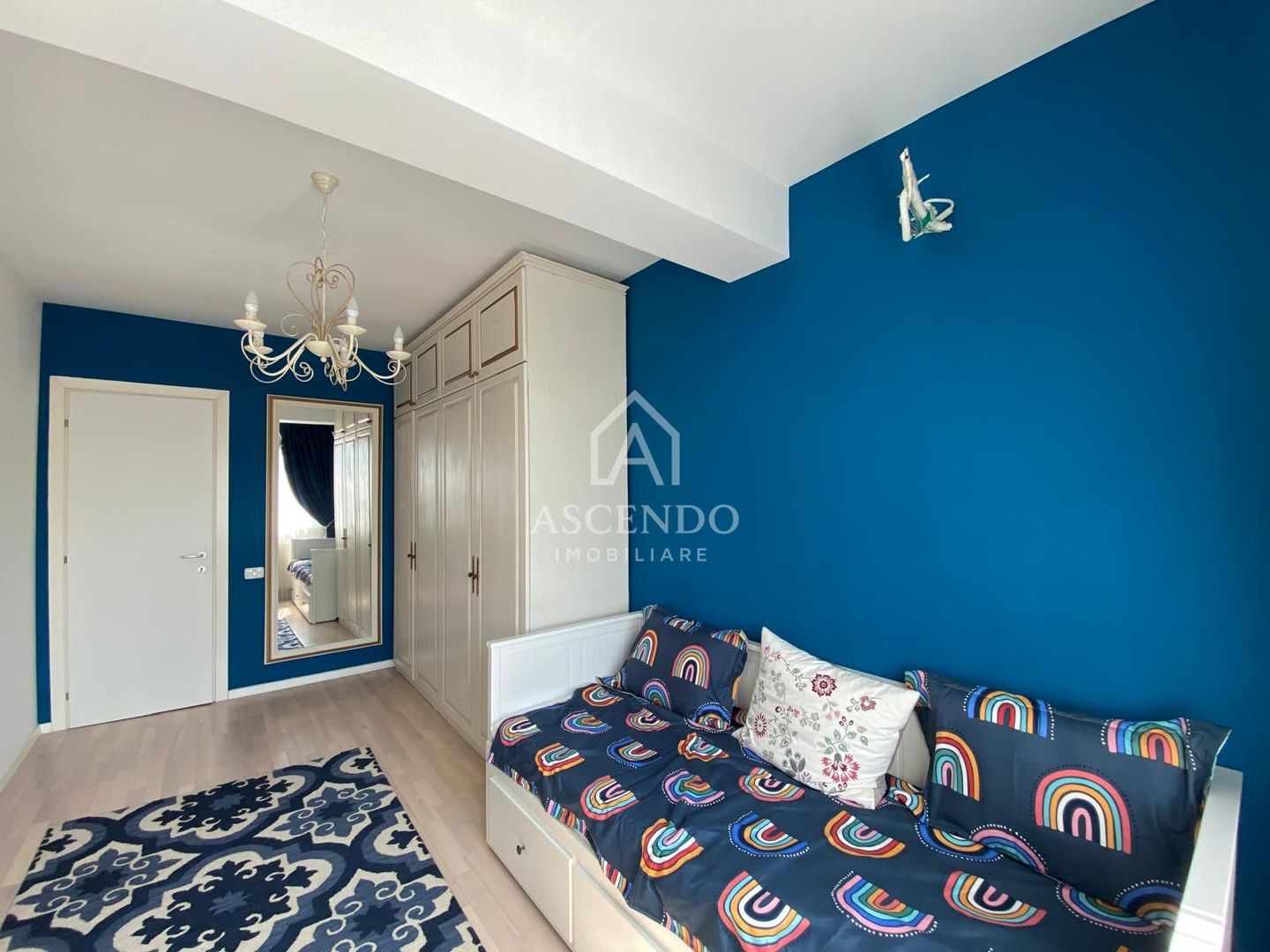 Apartament 3 camere, 2 bai premium mobilat lux , cu parcare inclusă - Poză 26