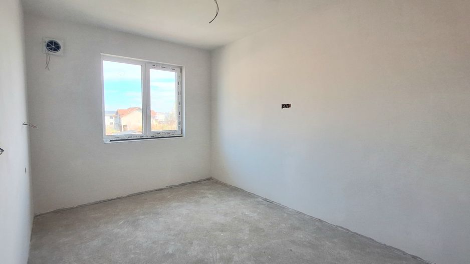 Casa cu garaj- contructie tip duplex - Poză 12