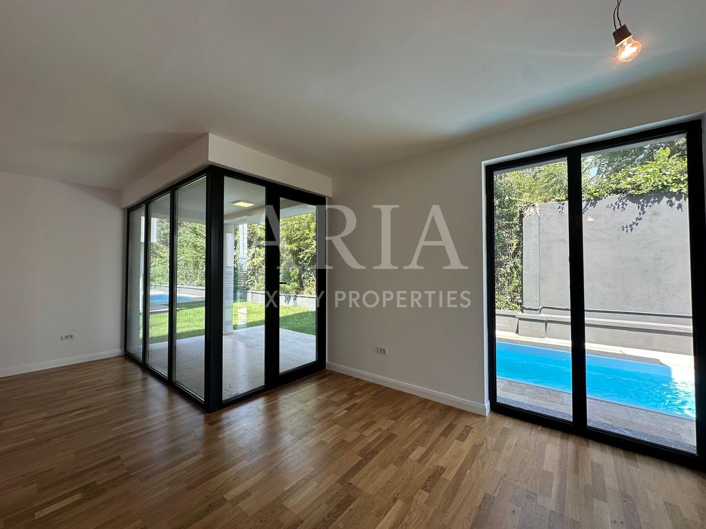 VILLA FIRST RENT – GARAJ - GATED COMPLEX - Poză 3