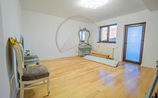 Lazu - Vila de vânzare compusă din P+1E+M. - Poză 20