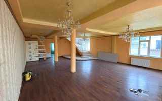 Vila P+2 Alexandru Cel Bun cu doua etaje si curte proprie - Poză 2