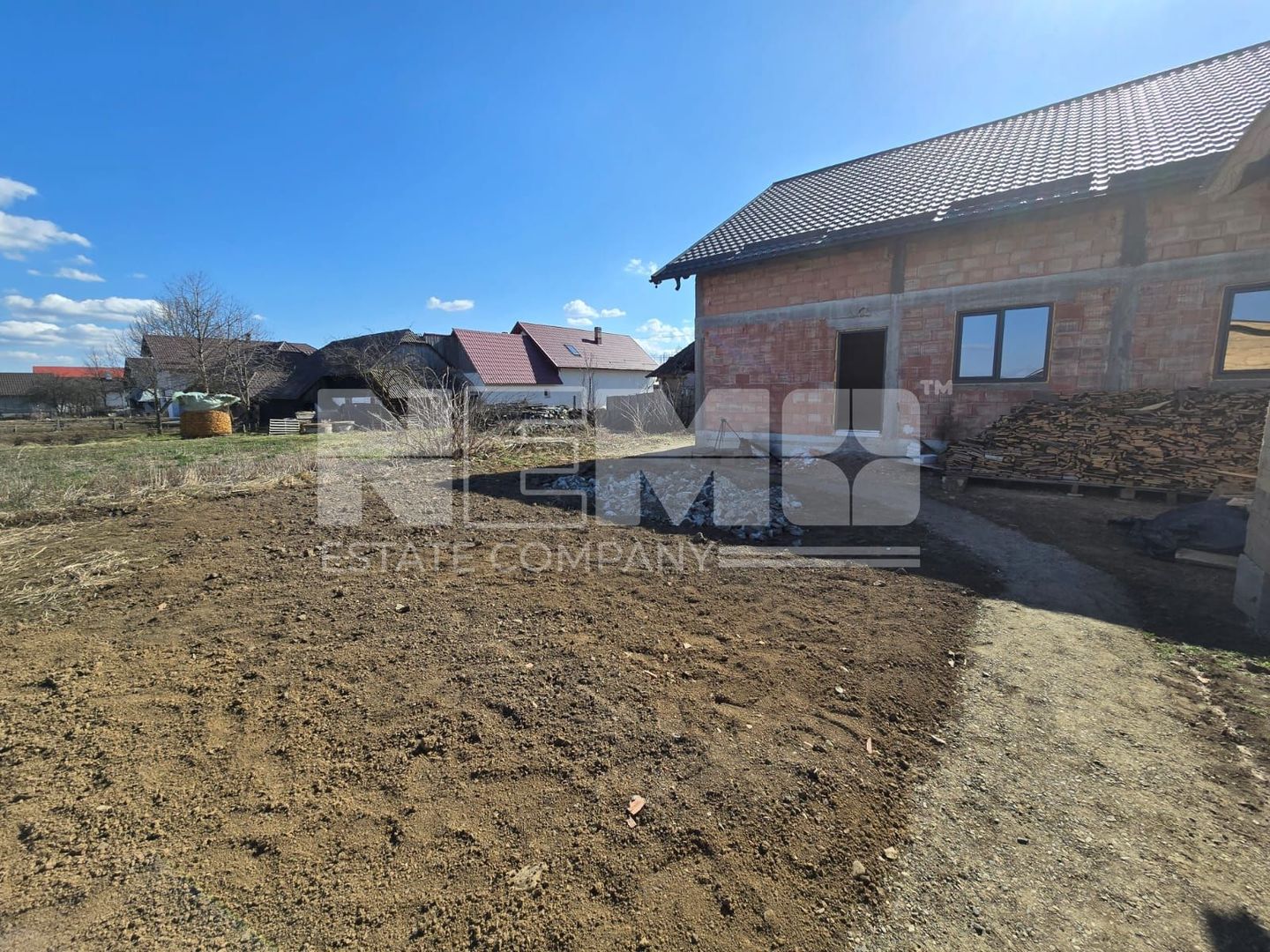 Casă la roșu la 165000 euro I Pe teren de 32 de ari I Măneuți - Poză 17