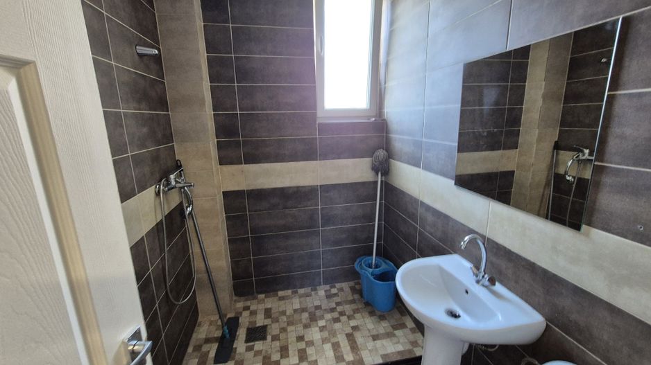 Spatiu comercial 109,54 mp + teren 222 mp + 2 locuri de parcare - Varteju - Poză 14