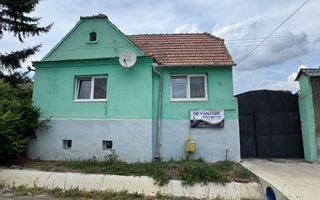 Casă spațioasă si 1790mp teren de vanzare in Hașag, la doar 30 km de Sibiu - Poză 2