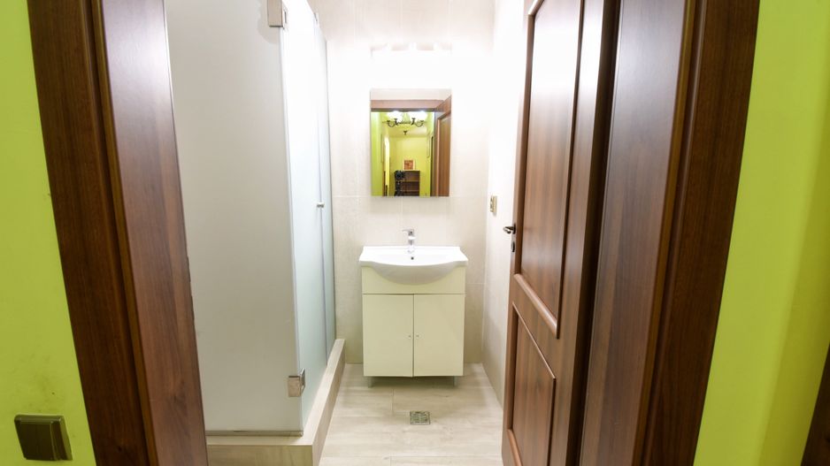 Casa cu 5 camere de inchiriat, zona Becas - Poză 14