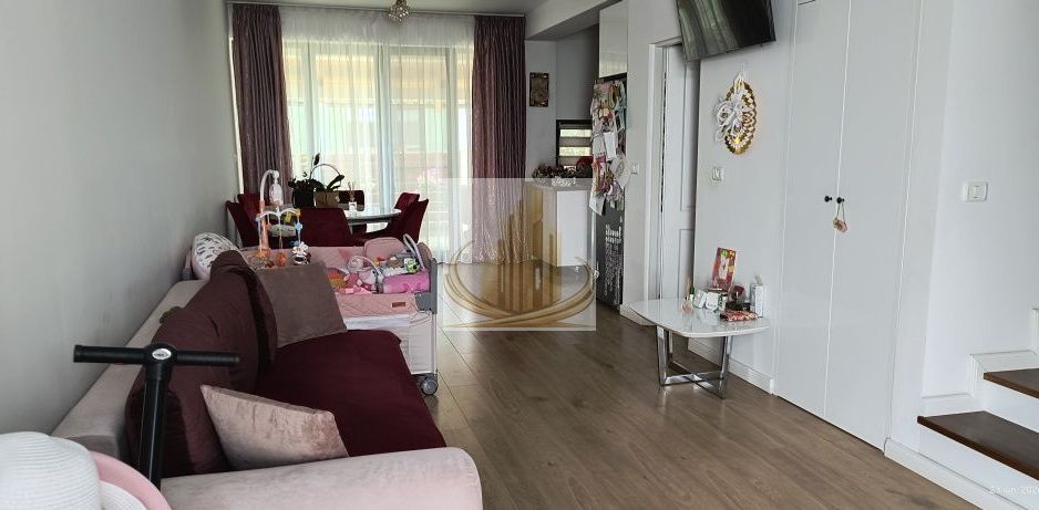 Casă înșiruită, 3 cam, 2 bai 80mp | Zona Cora Dumbrăvița | - Poză 1