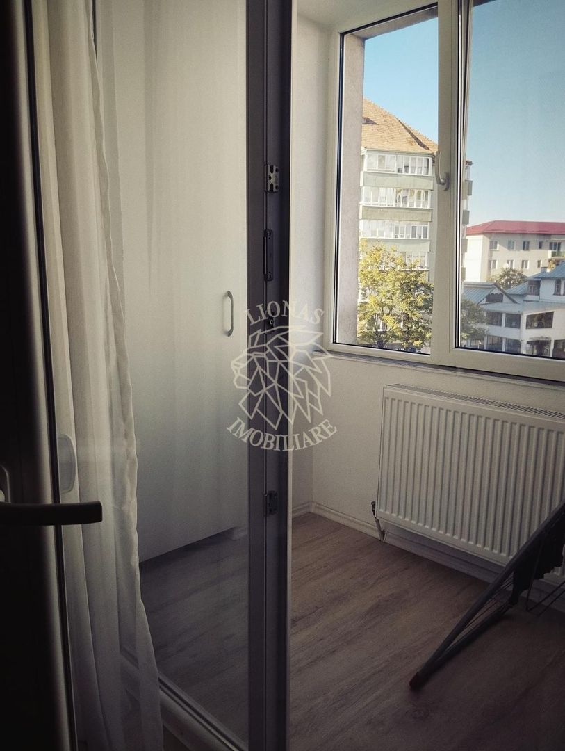 Apartament 4 camere-2 balcoane-etaj 3-renovat complet-Zona A. Muresanu - Poză 9