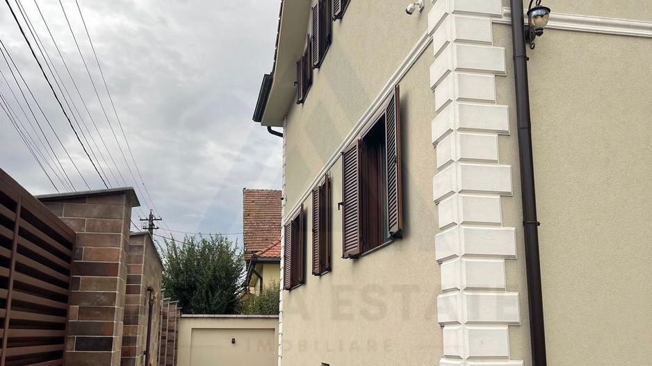 Vila 360 mp utili super exclusivista si teren 750 mp in Sibiu - Poză 4