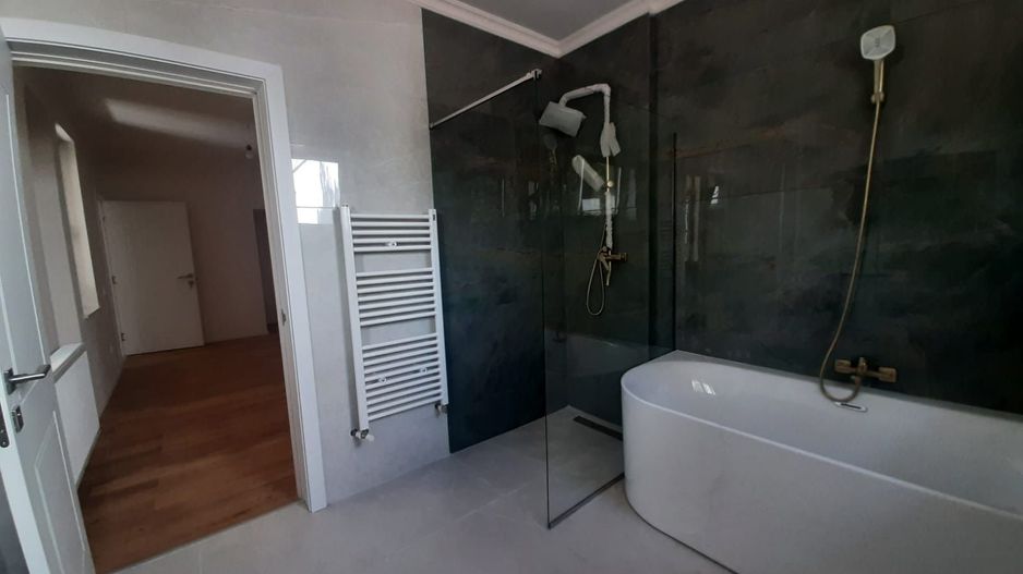 Casa de vanzare in Piata Abator - Poză 13