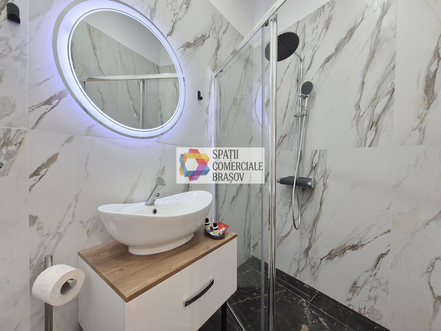 Casa regim hotelier la cheie -225 mp - Poză 17