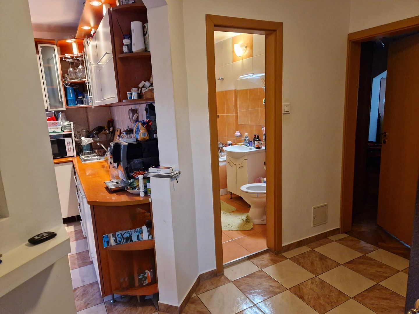 Soarelui | 3 Camere | Etaj 1 | Centrala proprie | Boxa - Poză 2